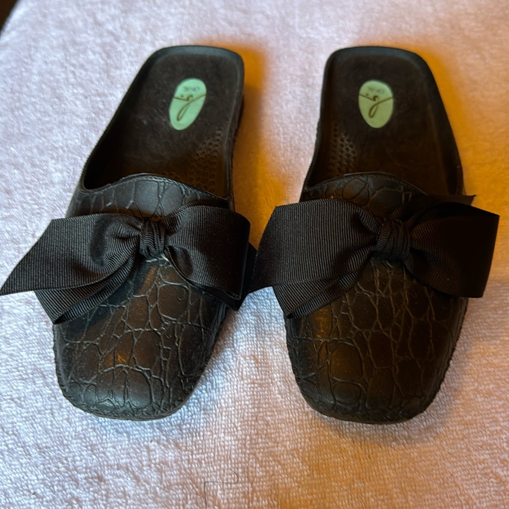 Oka b Bow Black Textured Slip Ons